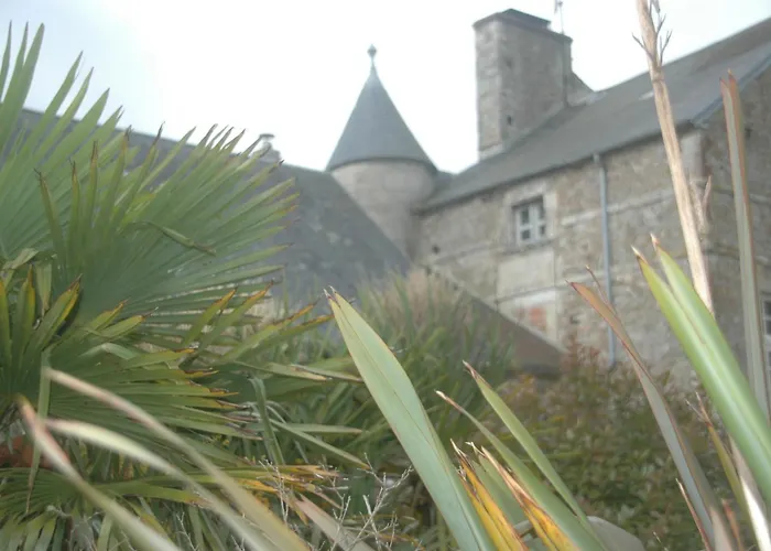 Le Chateau De Claids Bed & Breakfast